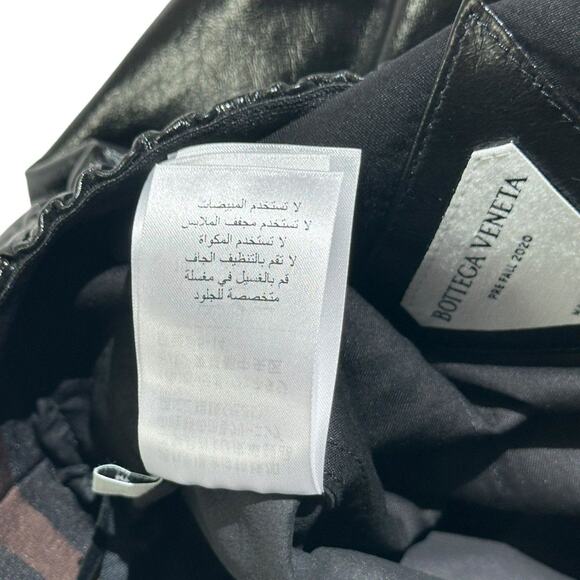 Lamb leather stretch waist shorts - Picture 7 of 7